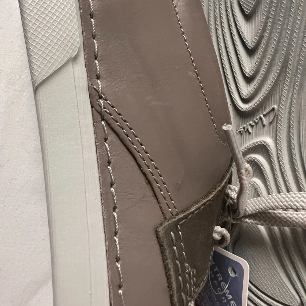 Clarks Men’s Gray Oxfords with Smooth Finish, Size 7 1/2 M, NWT